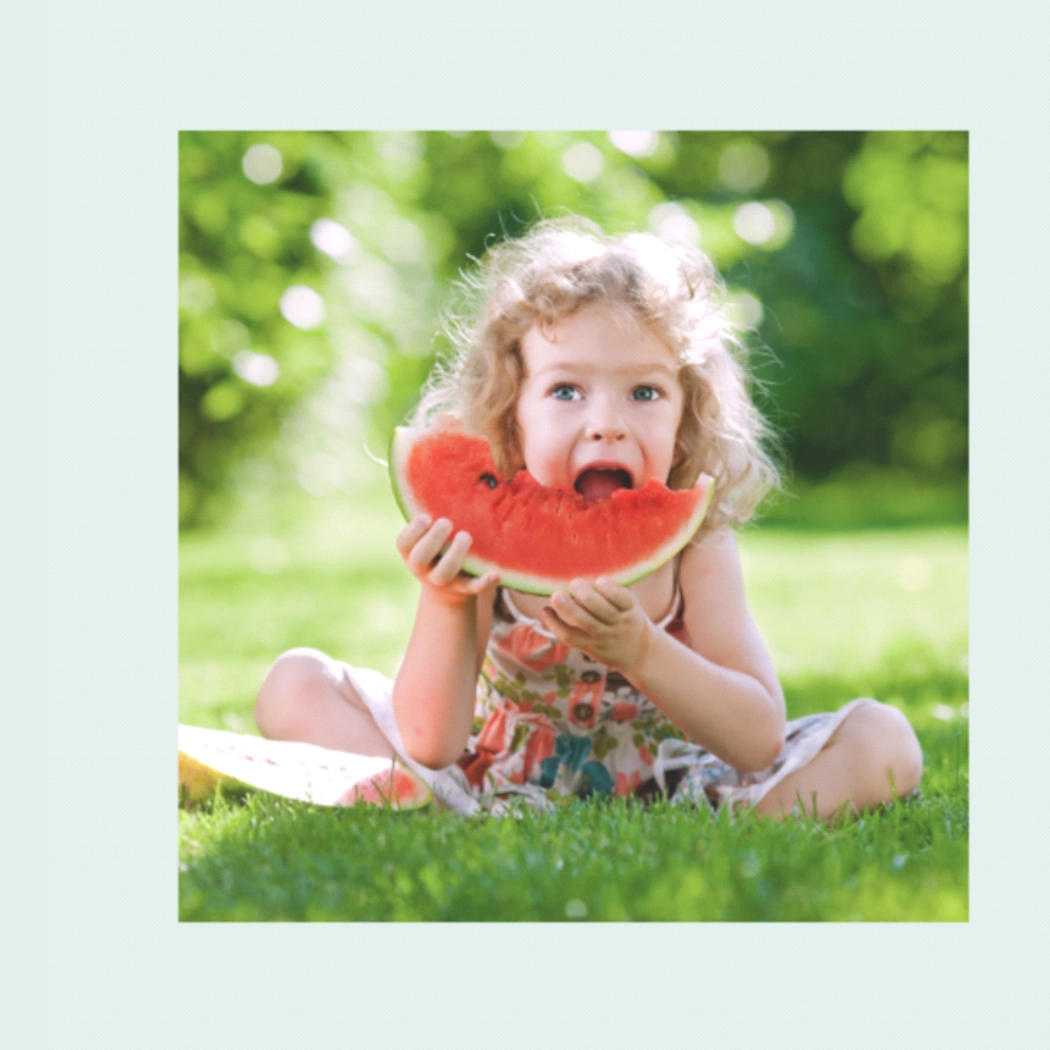  Hospital doctors examine patients so that